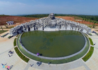 Tượng đài Mẹ Việt Nam anh hùng 400 tỷ nhìn từ trên cao