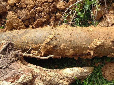 Quảng Nam: Đào móng nhà phát hiện quả bom 300kg
